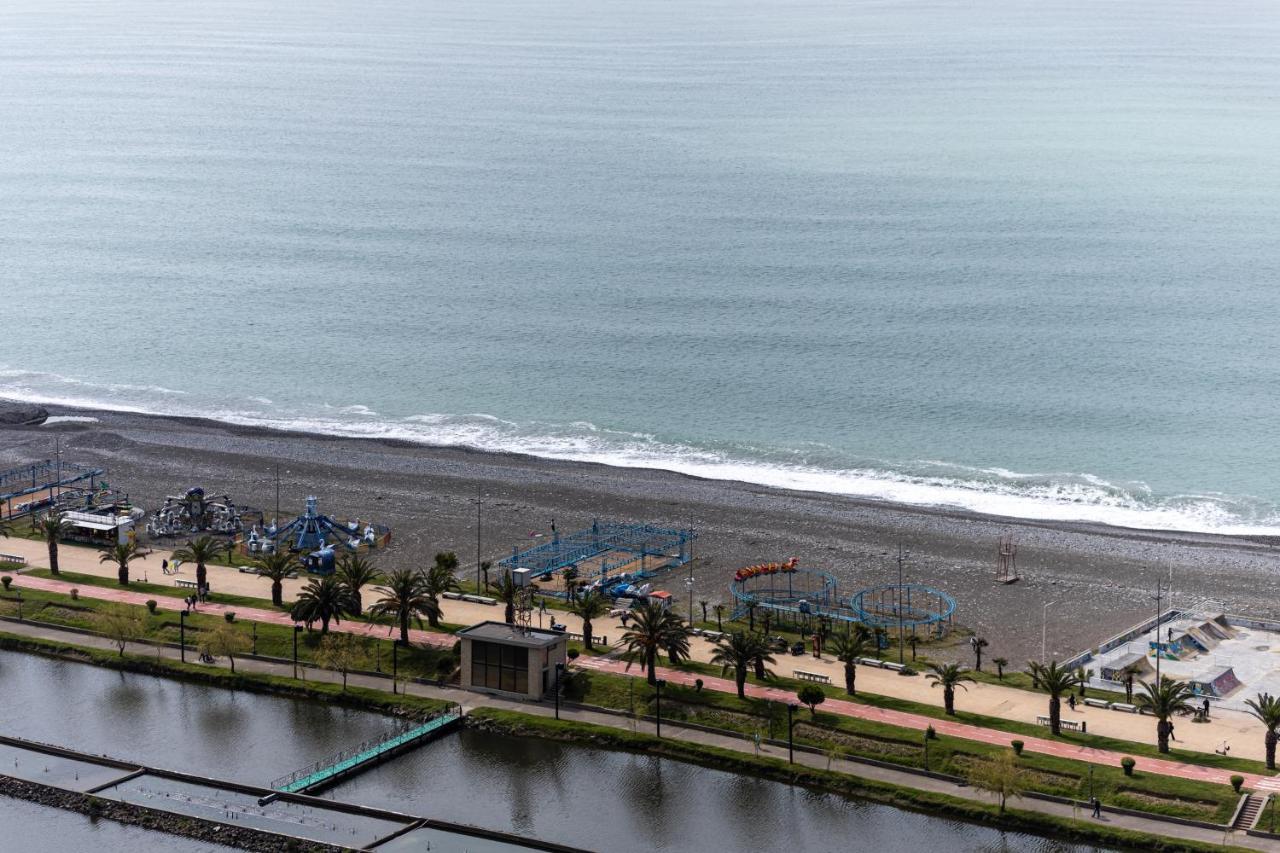 Alliance Palace Georgia Batumi Esterno foto